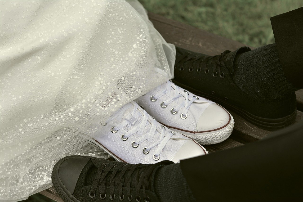 bride and groom, bridal shoes, chucks-3183112.jpg